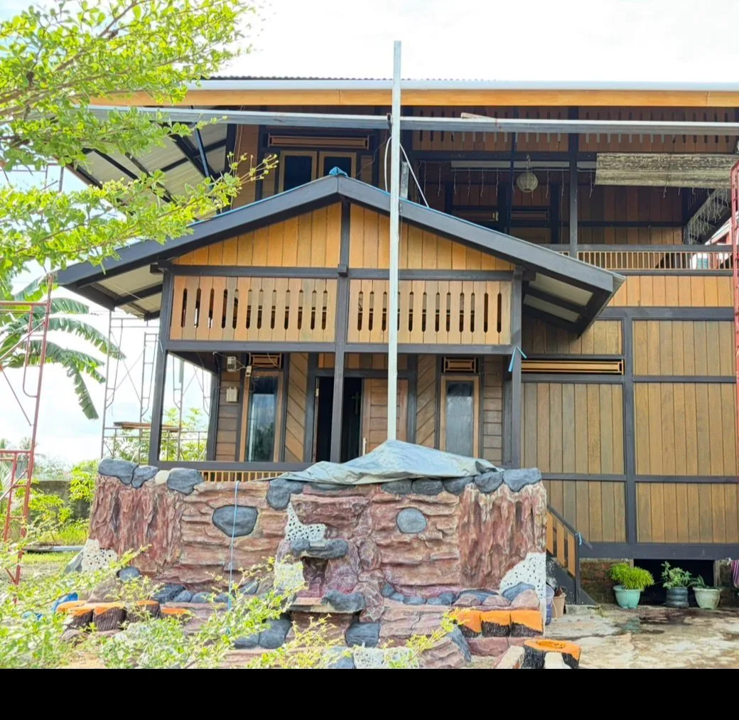 Papua Wooden Lodge exterior